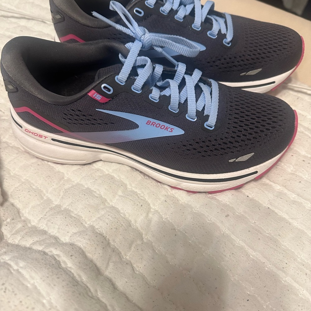 Brooks Women's Athletic Shoes - Black, Pink, and Blue